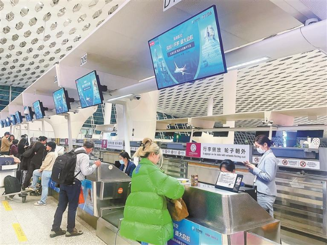 目前深圳机场国际及地区客运航线通航点已经有38个。.jpg