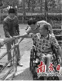 《条例》特别强调有需要者的体验、试用权益，确保无障碍设施真正能用、实用、安全。深圳市残联供图。.jpg