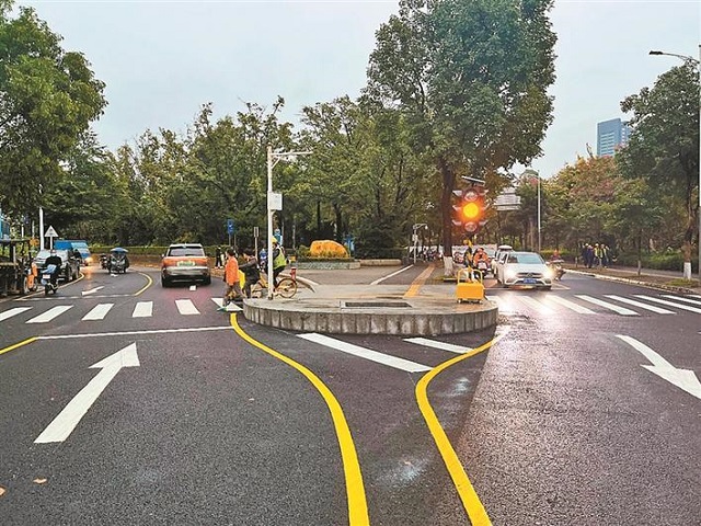 异形路口整治后的路况。.jpg
