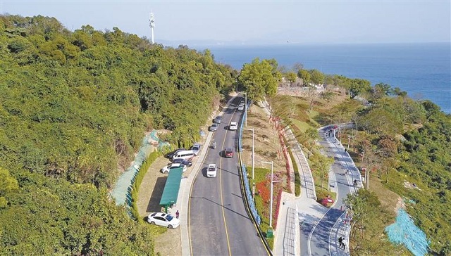 盐梅路盐港东至大梅沙段航拍图。.jpg