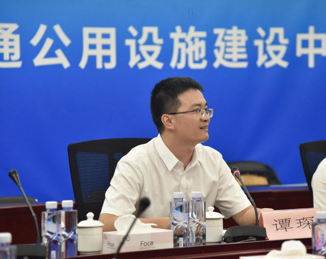 解读嘉宾：深圳市交通运输局建设中心主要负责同志谭琛.jpg