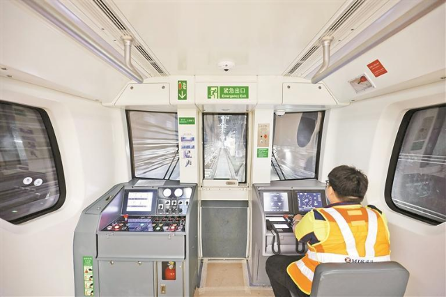 20日，深圳地铁13号线一期工程南段（深圳湾口岸站至高新中站）开启空载试运行。.jpg