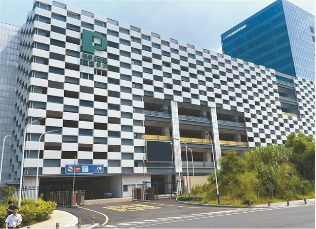 全新启用的观澜大水坑综合车场。.jpg
